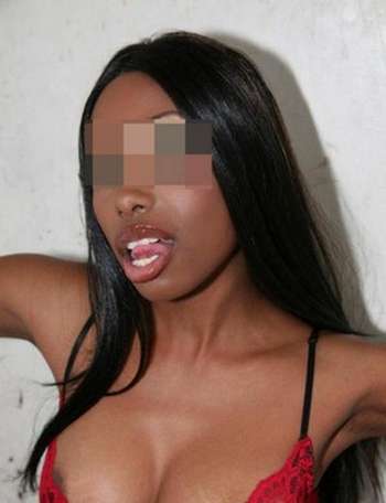 Jeune fille très ouverte ayant envie d' un plan sexe régulier à Tours