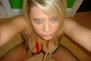 Fille perverse partante pour se faire défoncer le trou d'amour et les fesses à Évry